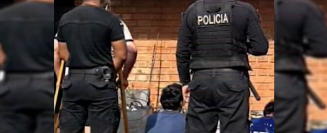 Detienen a dos sospechosos de múltiples robos y secuestran armas y gran cantidad de objetos